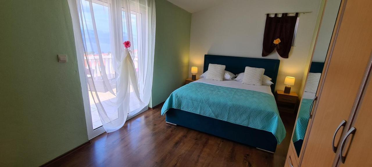 Apartments Mery Supetar Luaran gambar