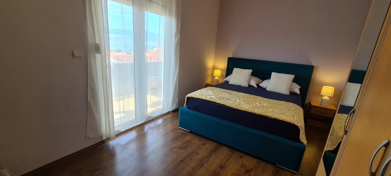 Apartments Mery Supetar Luaran gambar
