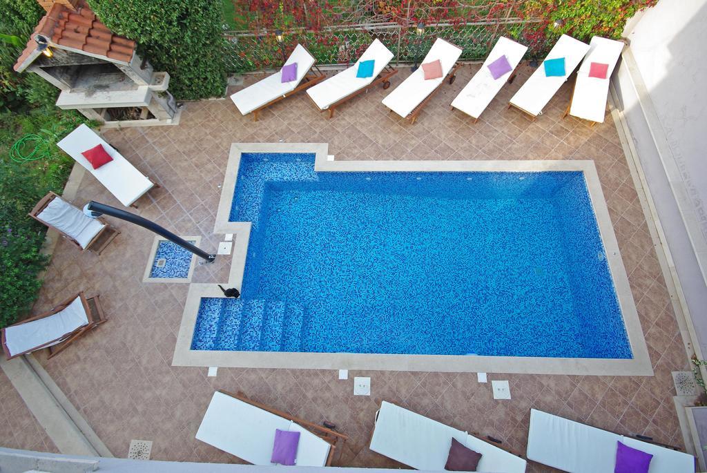 Apartments Mery Supetar Luaran gambar